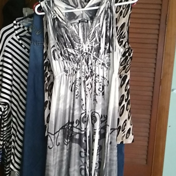 Maxi Dress - Picture 2 of 3